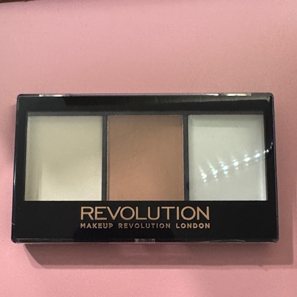 Makeup Revolution Other - Makeup Revolution Contour Trio - Cream, Tan, White